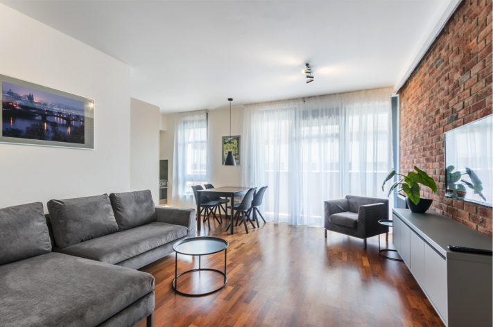 Historicky první areál nájemních bytů Albertov Rental Apartments po 10 letech provozu investuje do renovací. Za tu dobu zde nájemné stouplo o více než čtvrtinu.