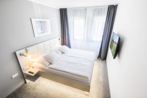 F1-212_Albertov (2020-04)-07