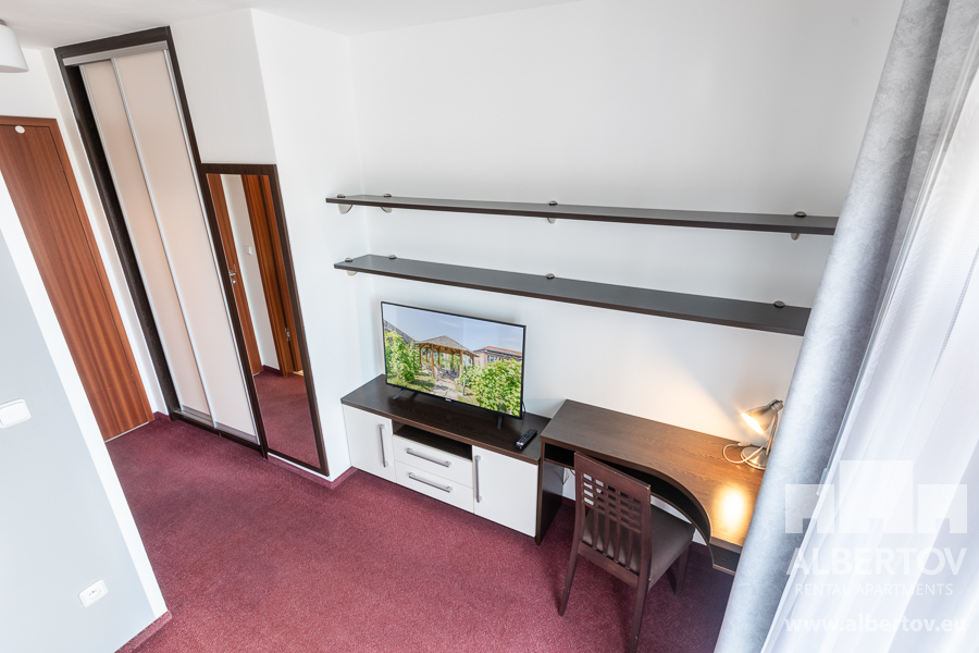 E-632_2021_pronajem_apartmany_Praha_Albertov_Rental_Apartments-09